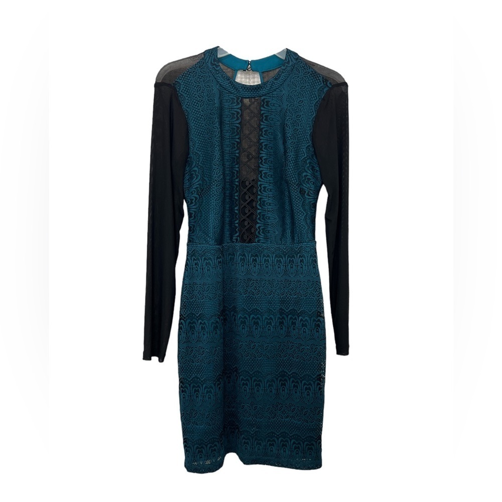 Beautiful Guess Dress size 6, Reposhed As It Was Too Large For Me.